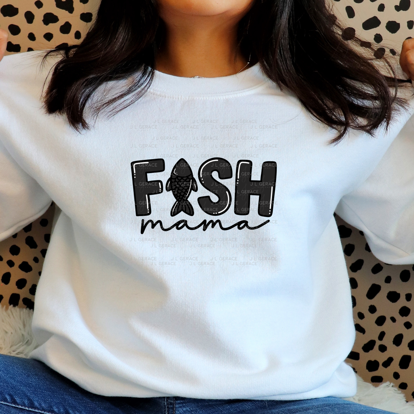 Fish Mama PNG – Black Glossy “FISH Mama” Design with Fish Silhouette Letter