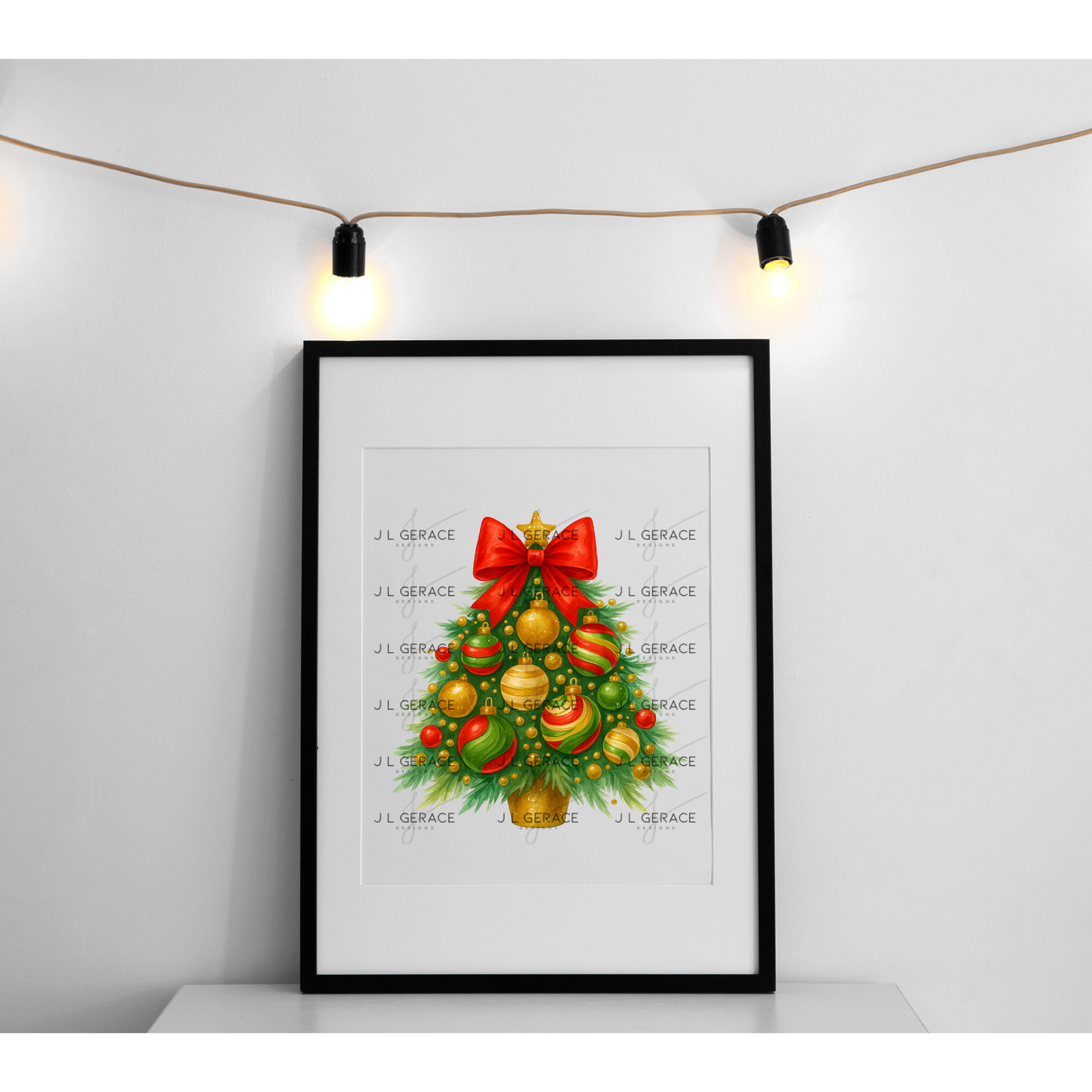 Traditional Red & Gold Christmas Tree PNG Clipart – Glossy Ornament Holiday Design