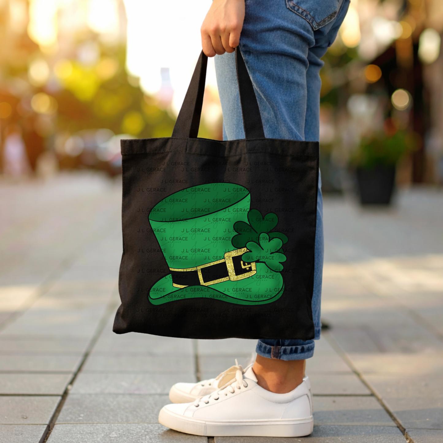 St Patrick Leprechaun Hat PNG – Green Top Hat with Shamrock and Gold Glitter Buckle